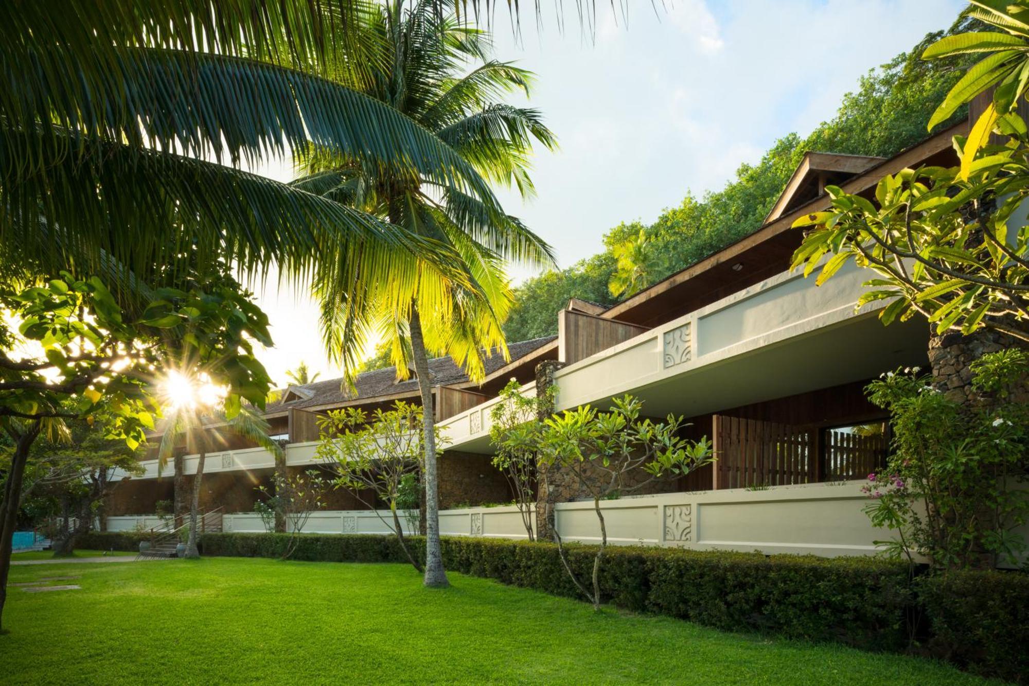 Conrad Bora Bora Nui Hotel Exterior photo