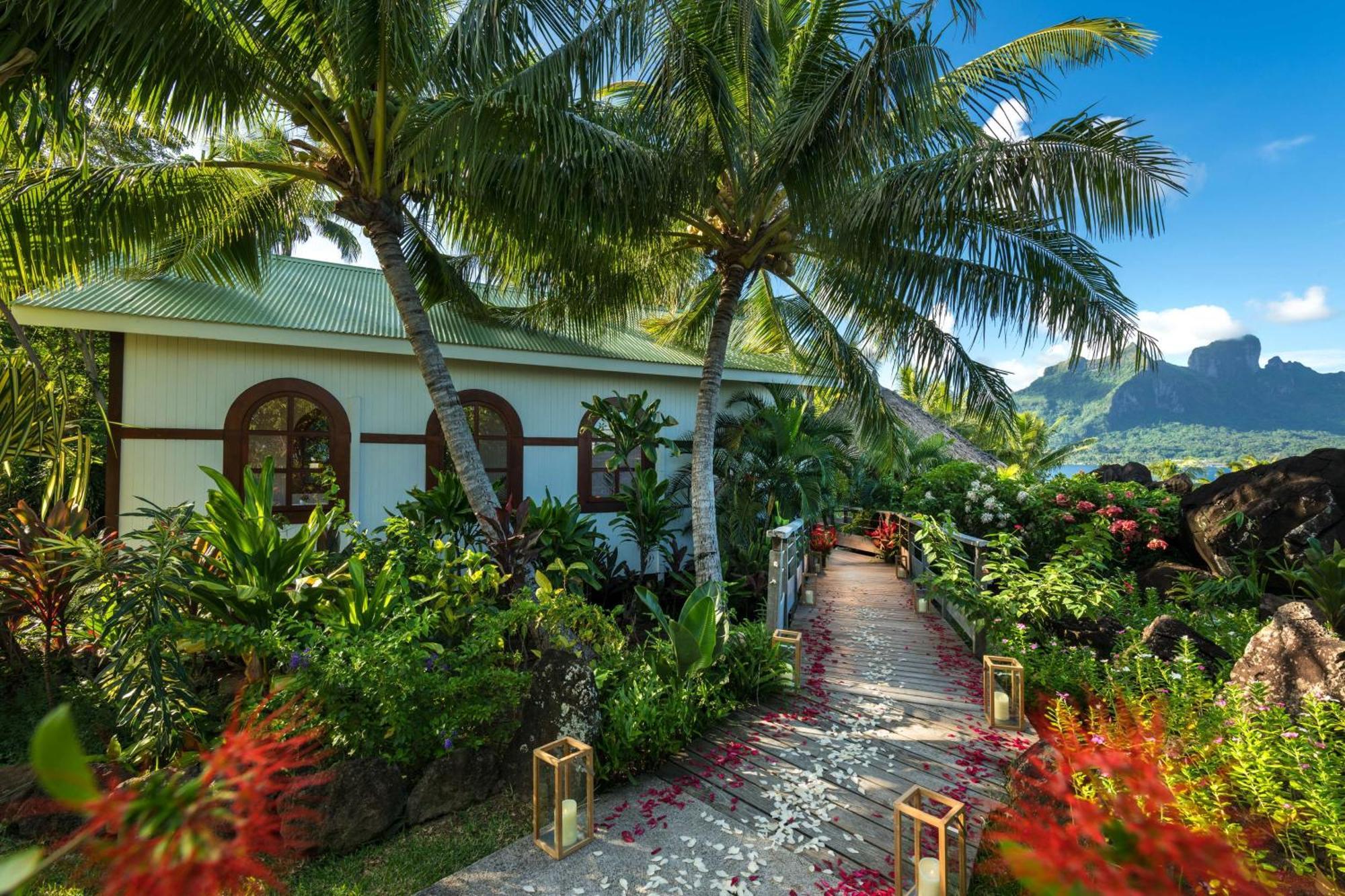 Conrad Bora Bora Nui Hotel Exterior photo